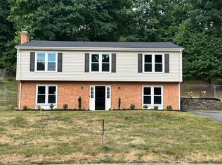 3989 Chaparral Dr, Roanoke, VA 24018