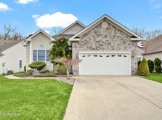 37 Spyglass Dr, Jackson, NJ 08527