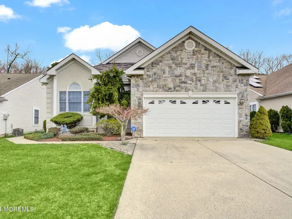 37 Spyglass Drive, Jackson, NJ 08527