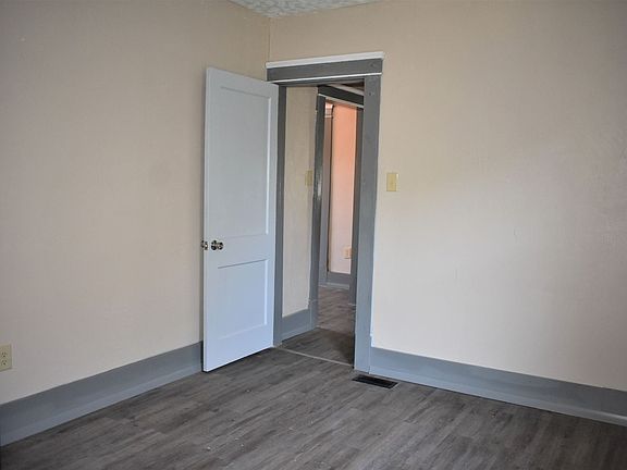 5th image of 380 McClure Ave