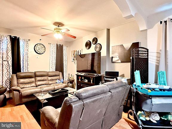 4th image of 1157 Chestnut St