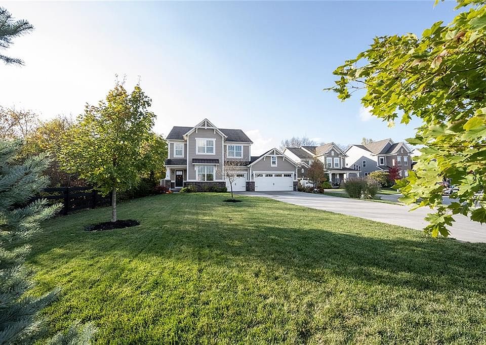 1st image of 4457 E Black Wolf Run Dr