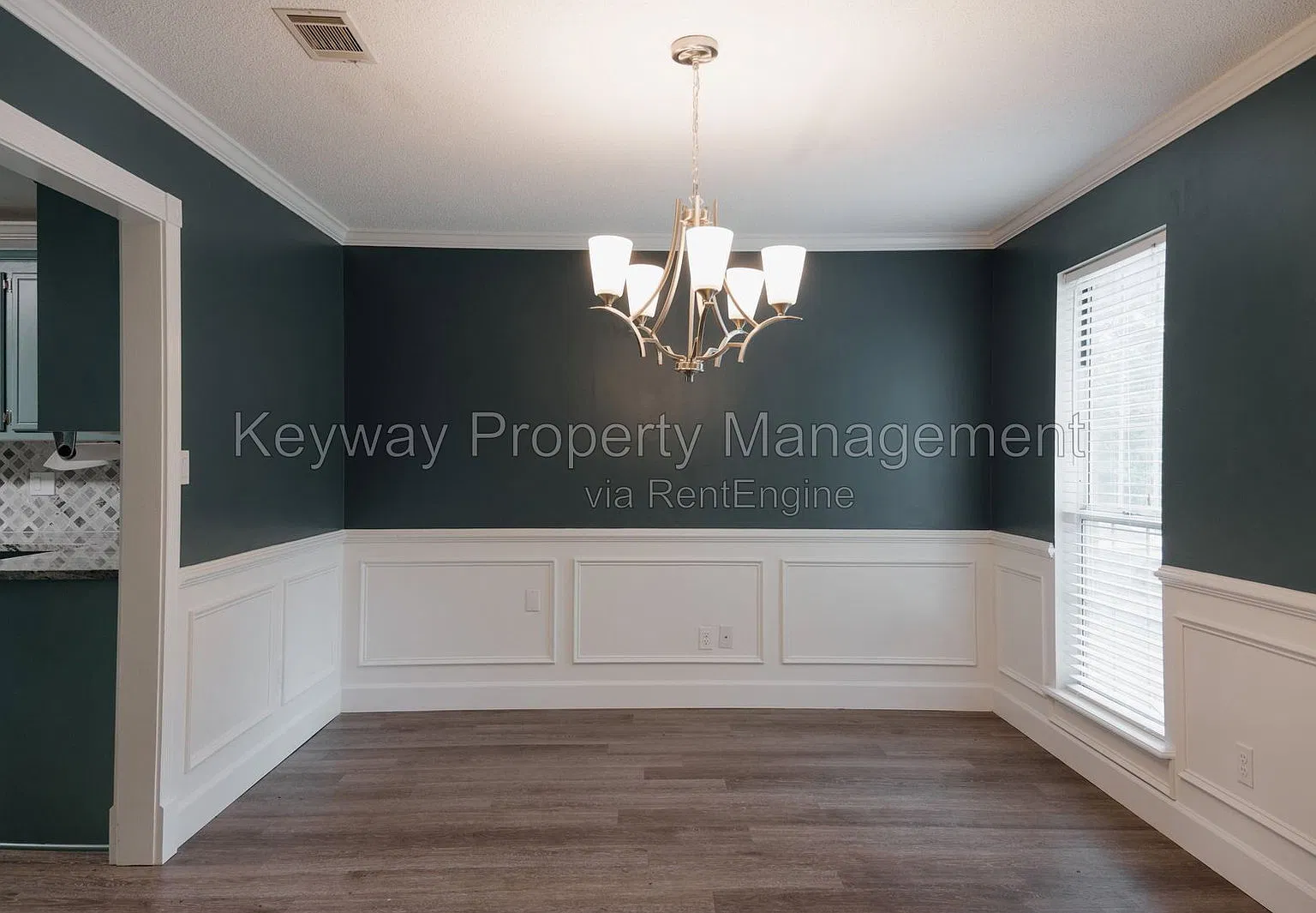 3 bed, 2.0 bath, 1872 sqft, $2,050 — Photo 2