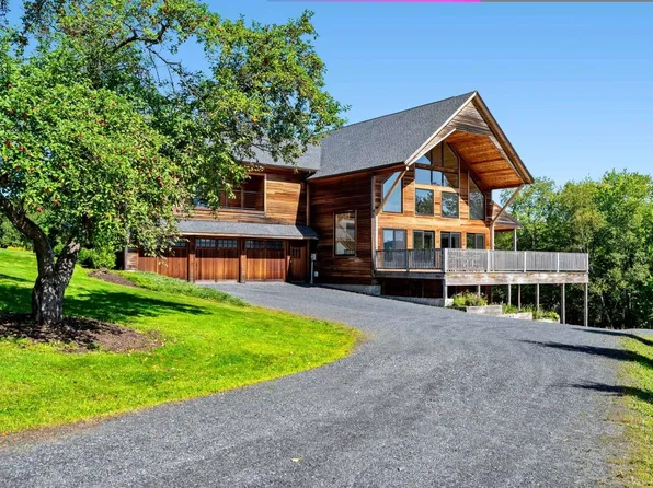 130 Lonesome Trail, Waterbury, VT 05676