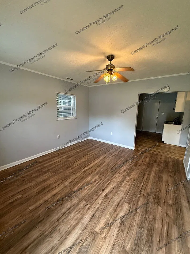 2 bed, 1.0 bath, $1,045 — Photo 4