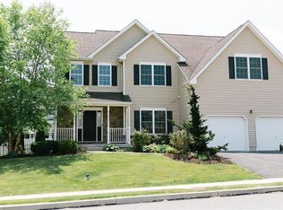 2615 English Ivy Rd, Nazareth, PA 18064