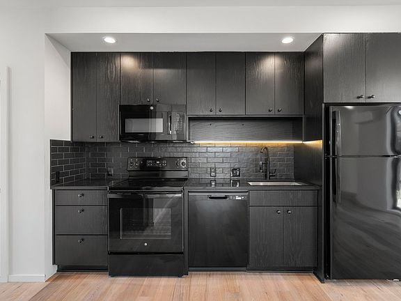 3rd image of 1615 N Willis Blvd #310