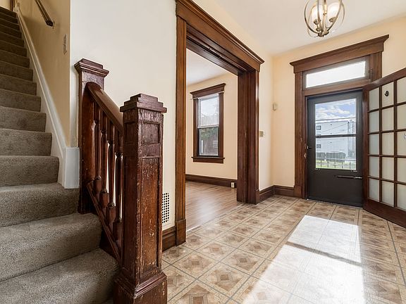 2nd image of 277 S Champion Ave #277