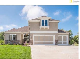 10316 N Lucerne Ave, Kansas City, MO 64154
