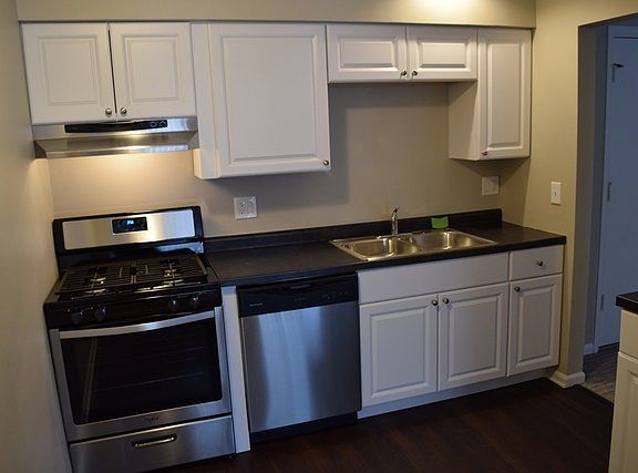 2nd image of 5500 Carriageway Dr APT 305C