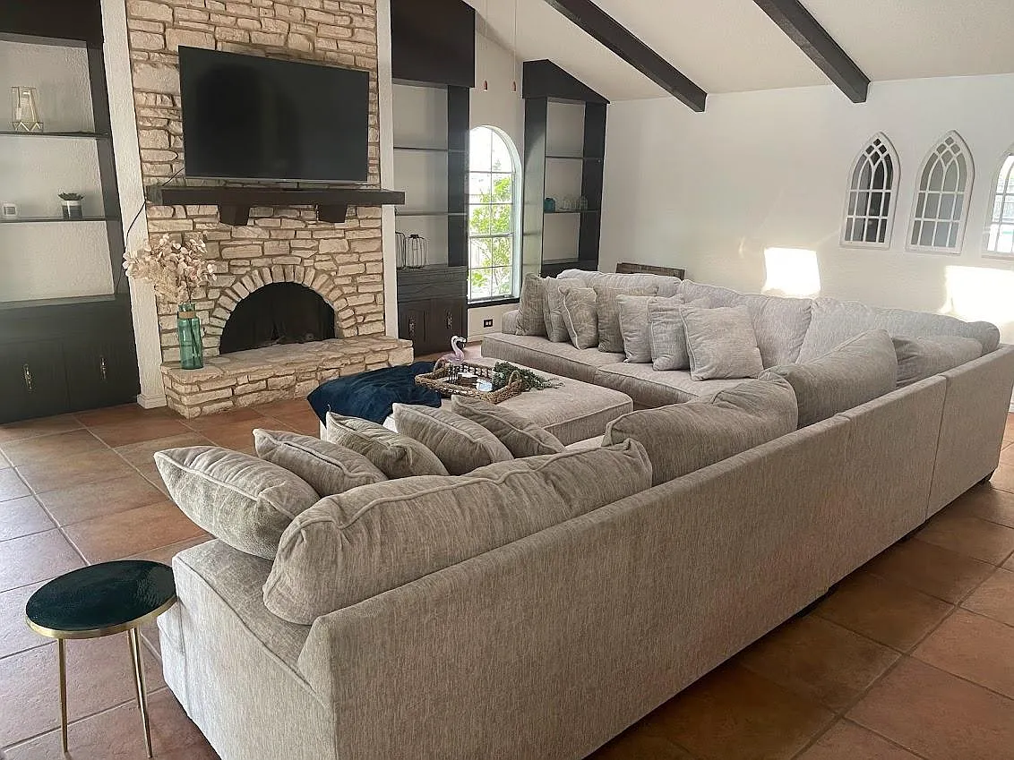 5 bed, 3061 sqft, $2,995 — Photo 4