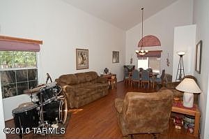 3rd image of 8891 N Shadow Rock Dr