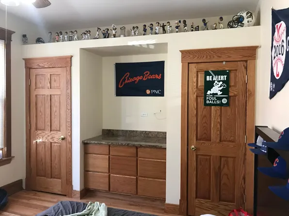 3731 N Clark St APT 3S, Chicago, IL 60613