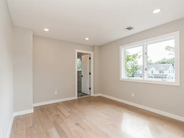 66 E Gramercy Pl — Photo 14