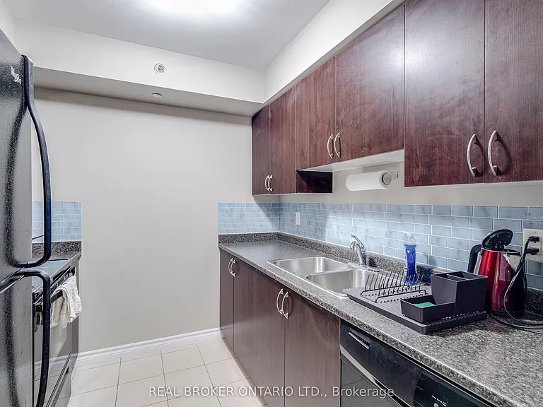 35 Saranac Blvd #225 — Photo 7