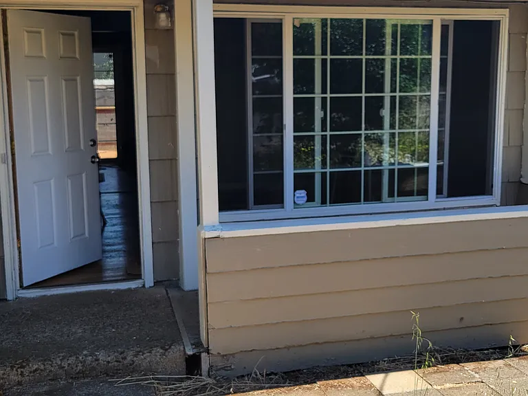 3480 3rd Ave SE — Photo 2