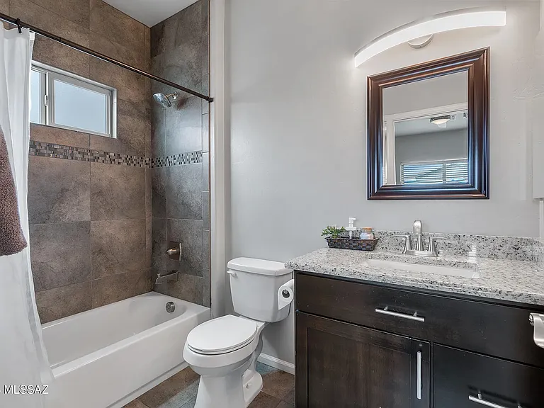 156 E Stone Ct — Photo 18