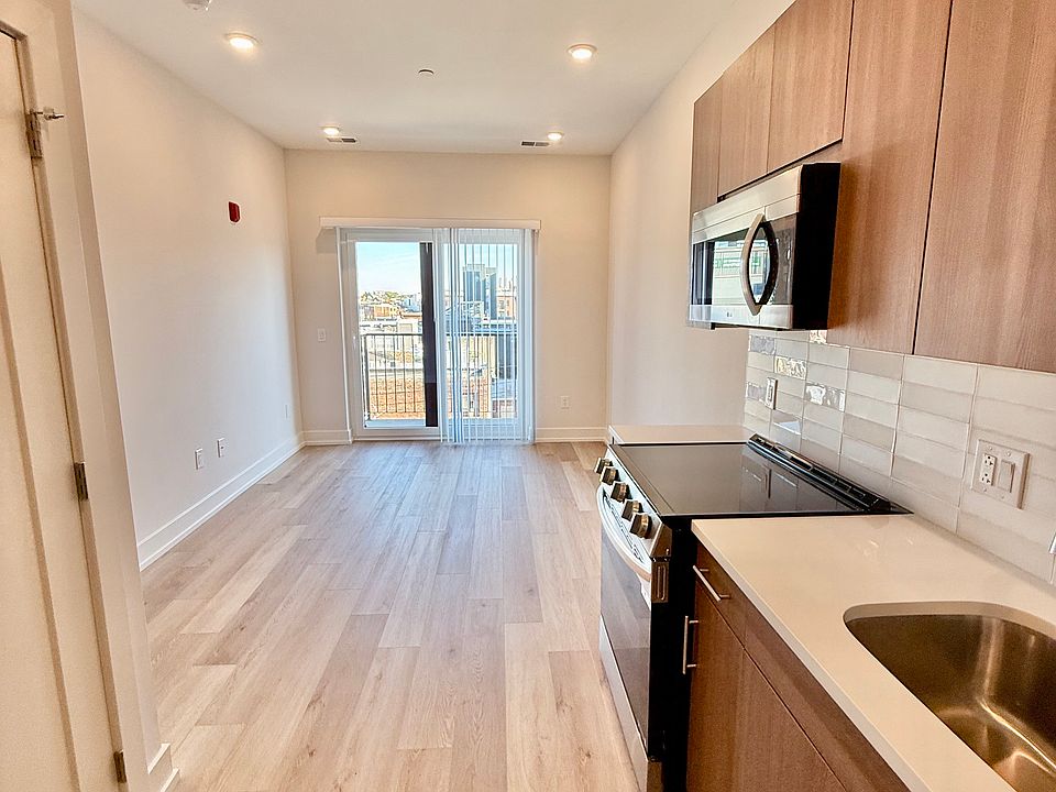 1st image of 128 W Girard Ave #2O2