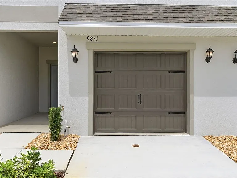 9851 Feaster Dr — Photo 7