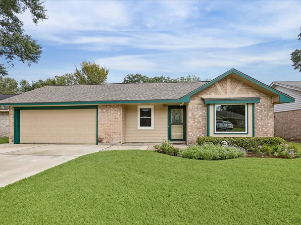 13626 Greenridge Dr, Sugar Land, TX 77498