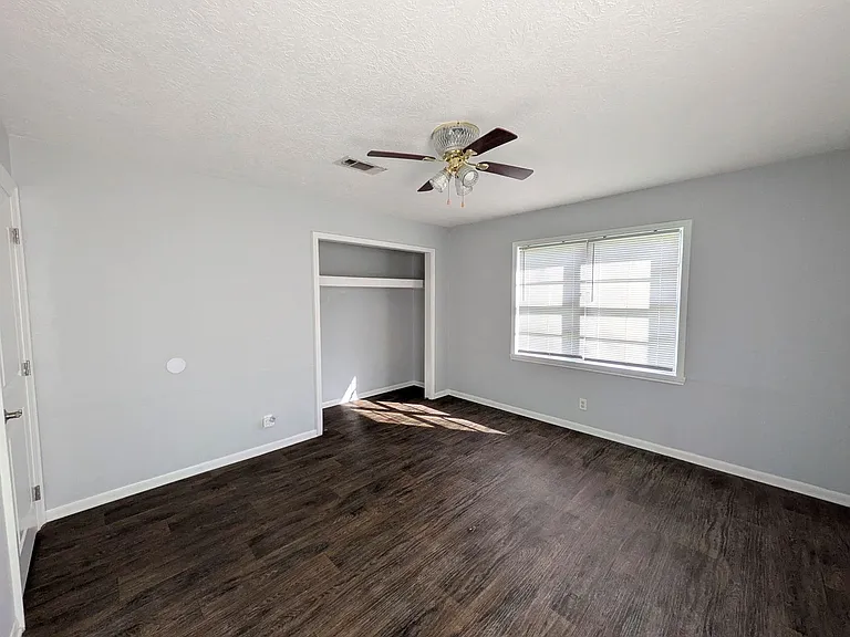 5150 Parkview Dr — Photo 19