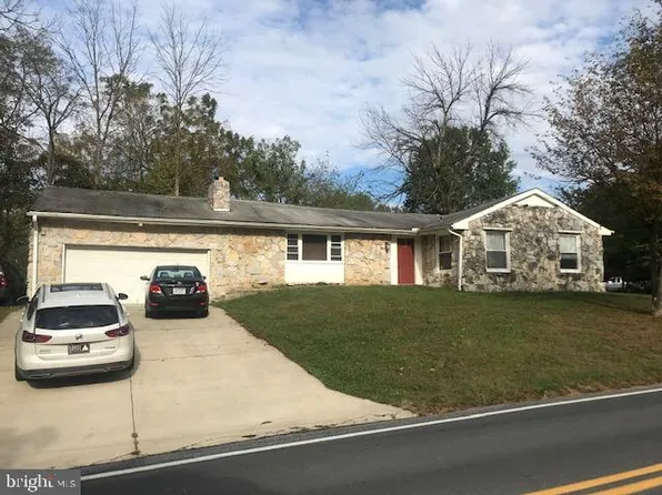 2493 Fiddlers Elbow Rd, Hummelstown, PA 17036