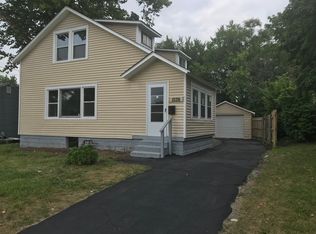 1038 North Ave, Aurora, IL 60505