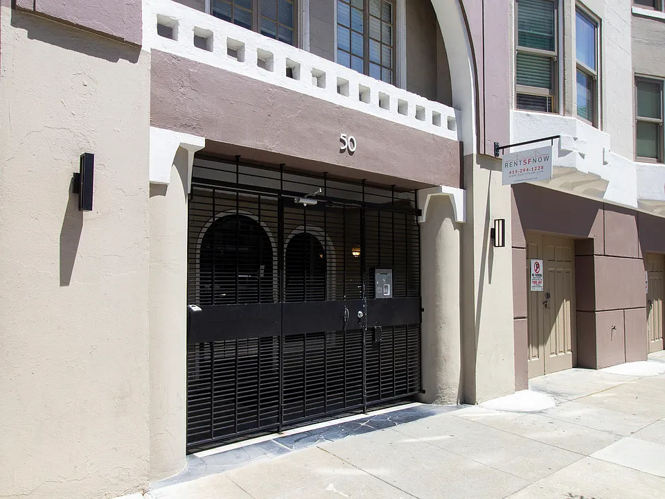 Building Photo 3