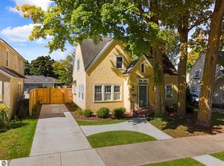 212 Wellington St, Traverse City, MI 49686
