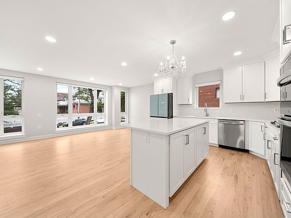 4th image of 1000 Elm Ave APT 1