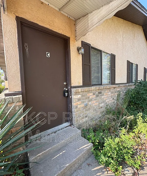 201 NW K St #C