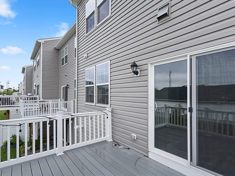 44 Marion Ave — Photo 26
