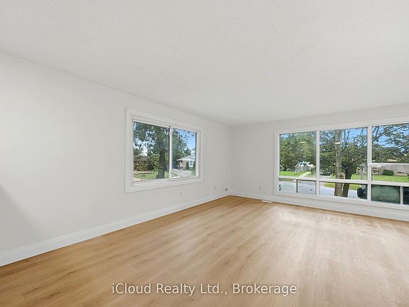 4th image of 3 Manley Cres