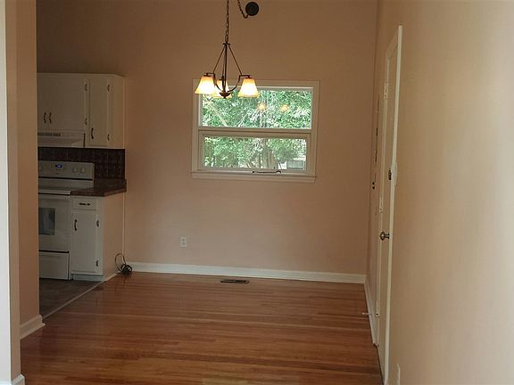 5th image of 113 Pine Valley Dr