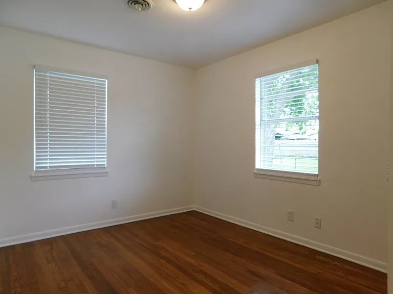 1100 Estes Dr — Photo 19
