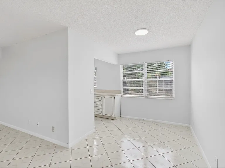 360 Fanshaw — Photo 12