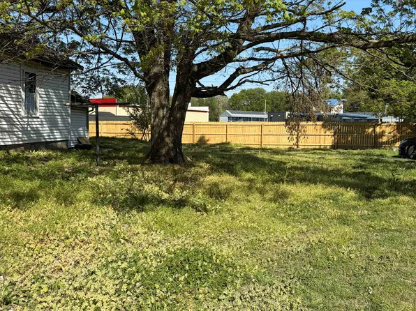 1944 N Elm St, Henderson, KY 42420