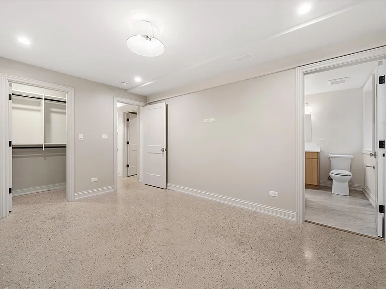 1511 N Hoyne Ave #G — Photo 9