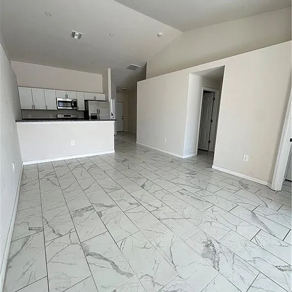 254 SW 3rd St — Photo 11