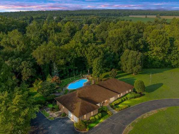 11225 N Club Dr, Fredericksburg, VA 22408