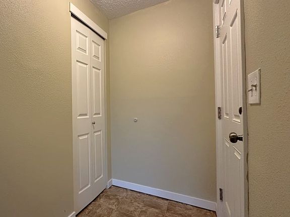4th image of 9818 132nd Street Ct E APT B