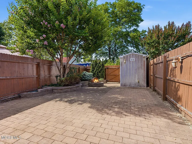 69 Linden Pl — Photo 30