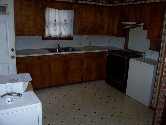 2nd image of 375 Atkins Blvd