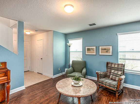 3rd image of 9014 Oakwood Park