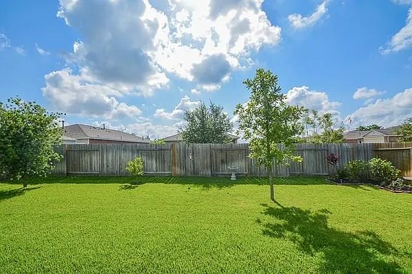 623 W Newport Bnd — Photo 19