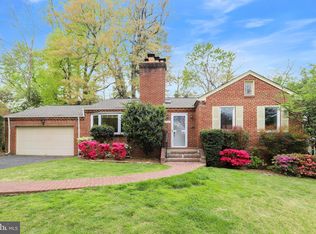 209 Buxton Rd, Falls Church, VA 22046