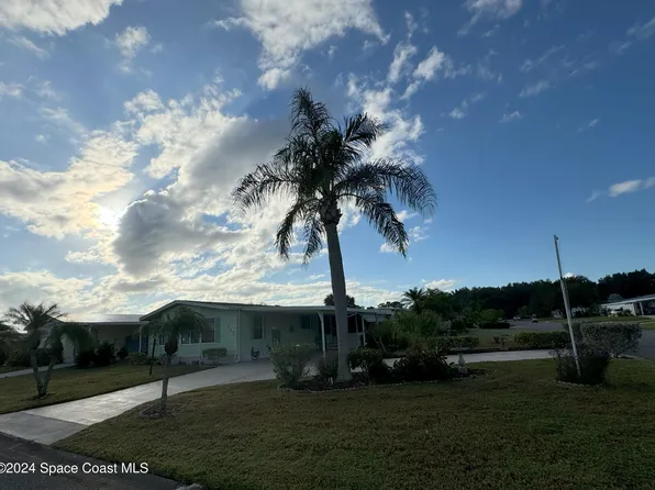 345 Loquat Dr, Barefoot Bay, FL 32976