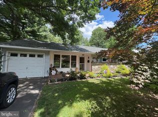 1041 Jeffrey Dr, Southampton, PA 18966