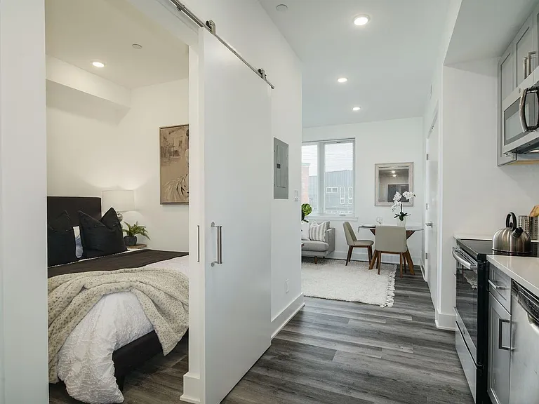 1245 Ridge Avenue — Photo 6