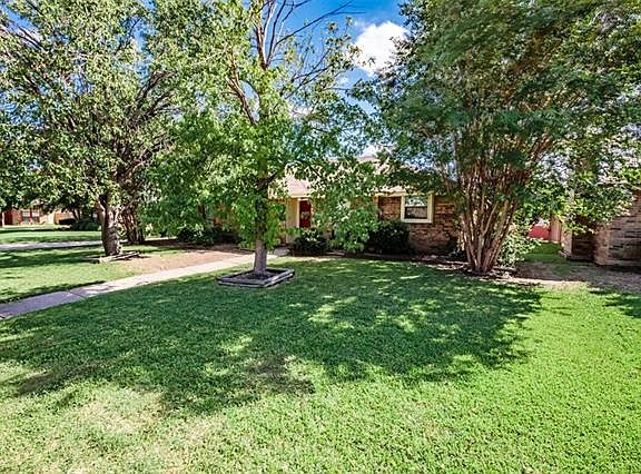 4th image of 3104 Mayfair Dr